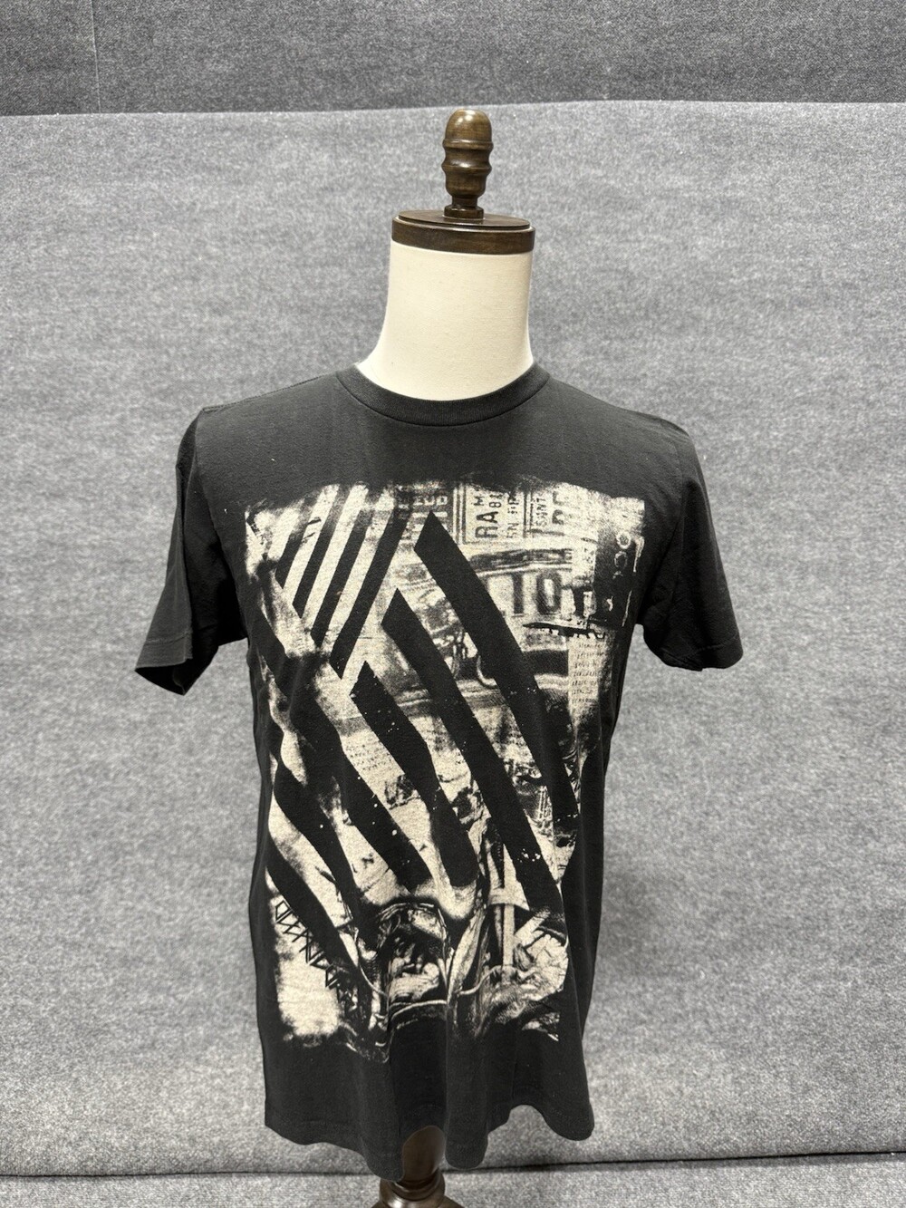 Current Black Graphic T-Shirt Menâs Medium Abstract Streetwear Cotton Tee